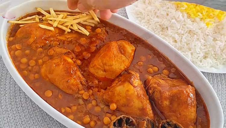 آشپزی مرغ و قیمه