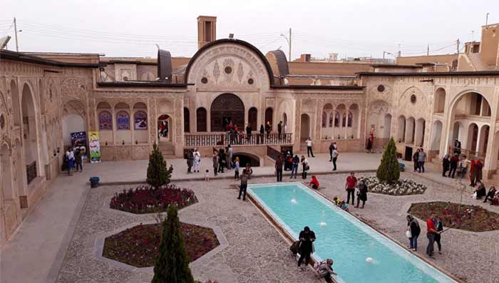 خانه طباطبایی‌ها