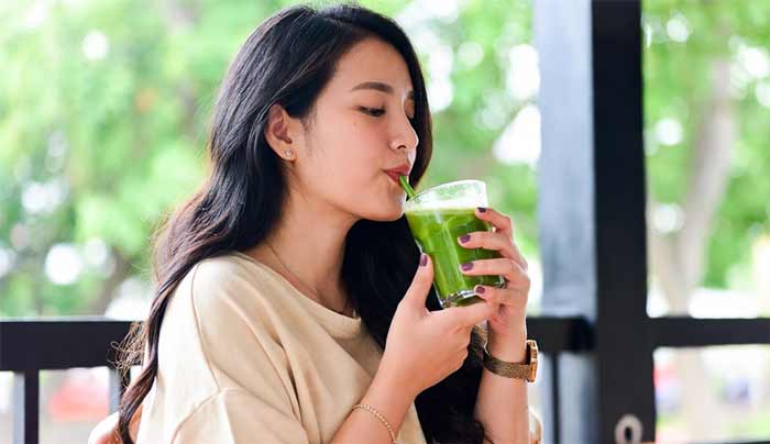 زندگی سالم نوشیدن اسموتی سبز
