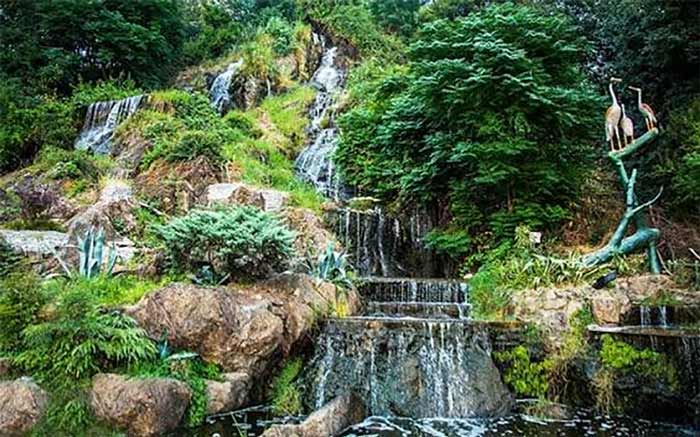 شیطان کوه و استخر لاهیجان: ترکیب کوه و آب